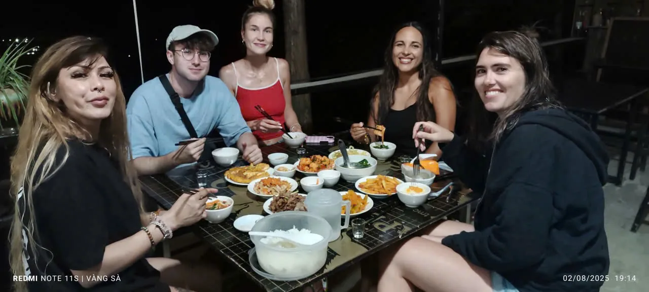The long dinner table at a homestay on the Loop